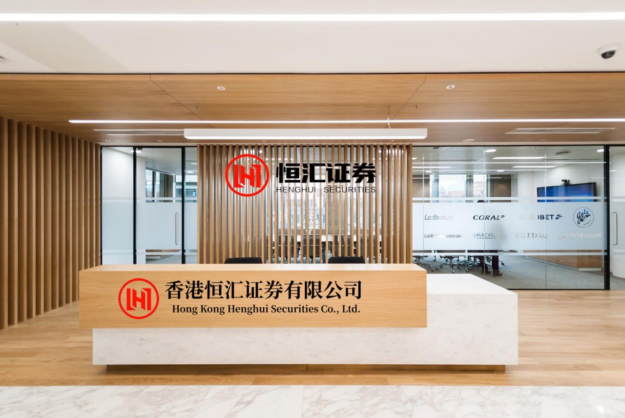 纪源优配 广州女子因与家人发生口角跳入鱼塘欲轻生！警民凌晨下水营救